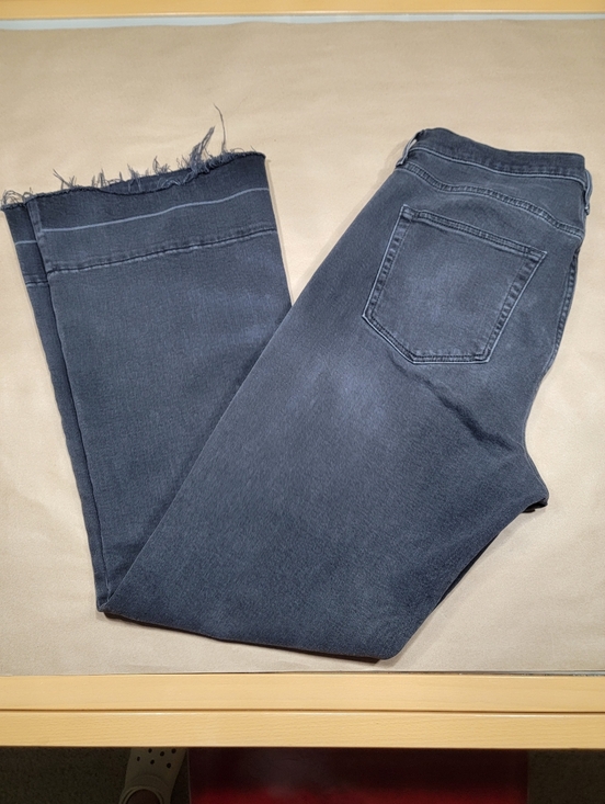 GAP Size 14/32 Washed Black Button Fly Flare Leg Jeans, Raw/Frayed Hem - Picture 6 of 15